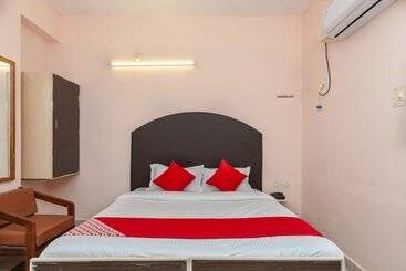 Oyo 16749 Hotel Paris