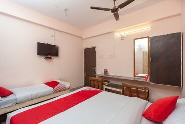 Oyo 16749 Hotel Paris