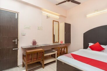 Oyo 16749 Hotel Paris