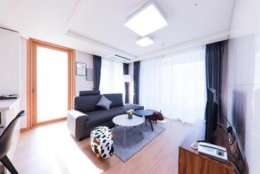 هتل Geoje Leein Stay