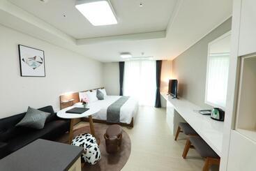 هتل Geoje Leein Stay