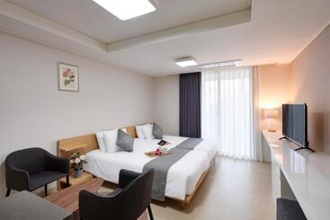 هتل Geoje Leein Stay