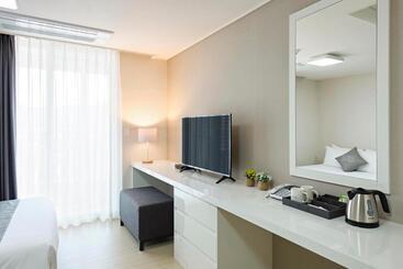 هتل Geoje Leein Stay