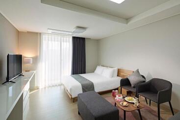 هتل Geoje Leein Stay