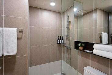 هتل Geoje Leein Stay