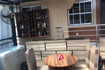 Mignonette Hotel & Suites