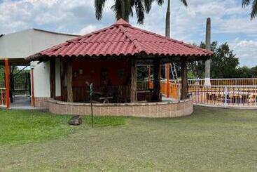 هتل Alojamiento Campestre Hawaii