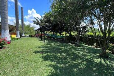 هتل Alojamiento Campestre Hawaii