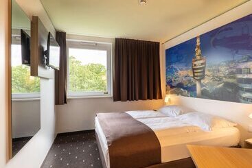 B&b Hotel Stuttgart Airport/messe