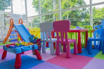 Radja Art And Boutique Hotel Simpang Lima
