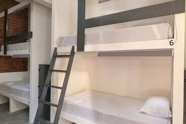 پانسیون Paziflora Hostel