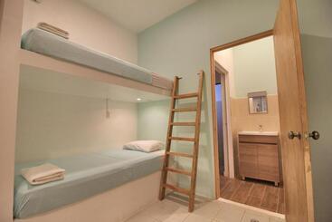 پانسیون Paziflora Hostel