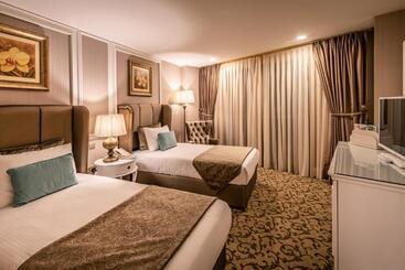 پانسیون Dome Hotel & Casino At Central Kyrenia