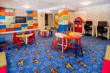پانسیون Dome Hotel & Casino At Central Kyrenia