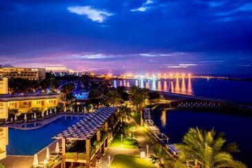 پانسیون Dome Hotel & Casino At Central Kyrenia