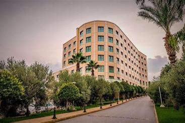 پانسیون Dome Hotel & Casino At Central Kyrenia