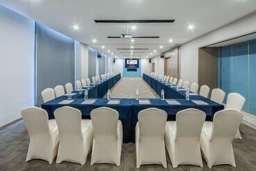 هتل Holiday Inn Express   Xichang City Center, An Ihg