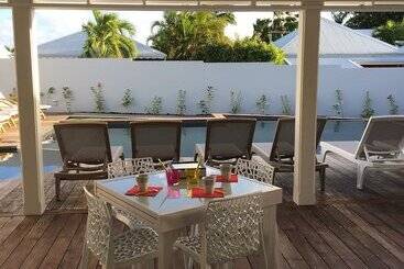هتل Hôtel La Christophine