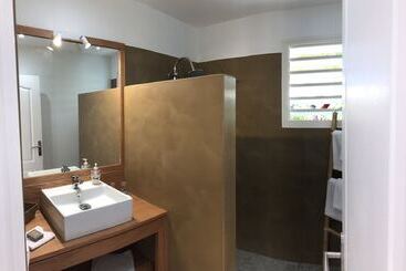هتل Hôtel La Christophine