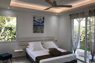 هتل Hôtel La Christophine