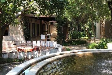 پانسیون Mosate Guest House