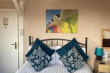 פנסיון White Heather Guest House