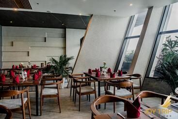 Joy Trip Hotel & Spa Nha Trang
