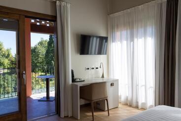 پانسیون Crystal Luxury House