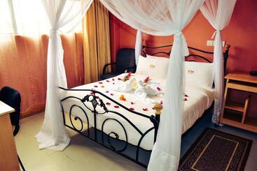 Wagon Wheel Hotel Eldoret