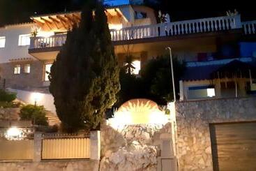 مبيت وإفطار Ashram Villa Sunshine