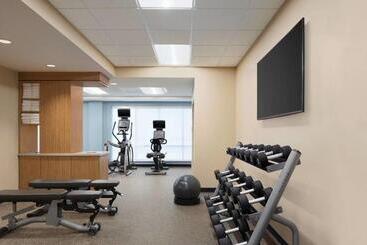 هتل Towneplace Suites By Marriott Dubuque Downtown