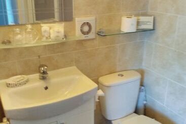 پانسیون South Lodge Guest House