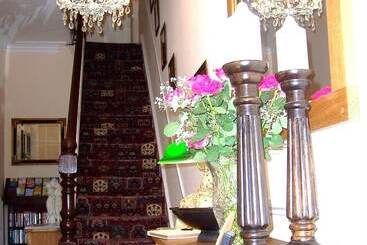 پانسیون South Lodge Guest House