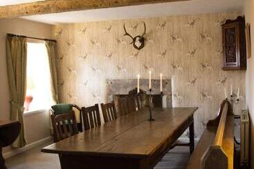 پانسیون Witherslack Hall Farmhouse