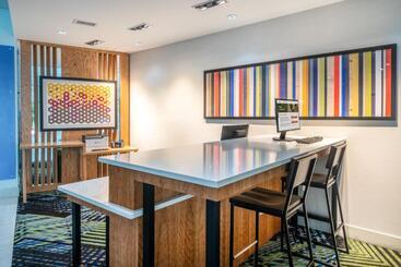 هتل Holiday Inn Express & Suites Atlanta Airport Ne   Hapeville, An Ihg