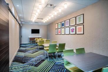 هتل Holiday Inn Express & Suites Atlanta Airport Ne   Hapeville, An Ihg