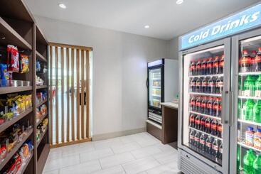 هتل Holiday Inn Express & Suites Atlanta Airport Ne   Hapeville, An Ihg