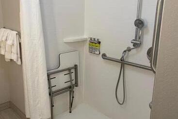 هتل Holiday Inn Express & Suites Atlanta Airport Ne   Hapeville, An Ihg