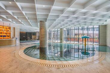 هتل Holiday Inn Resort Yichun Mingyue Mountain, An Ihg