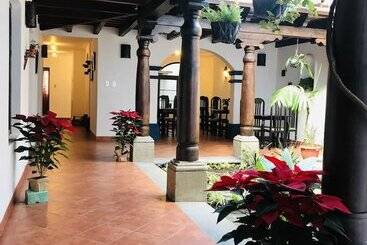 هتل La Galeria
