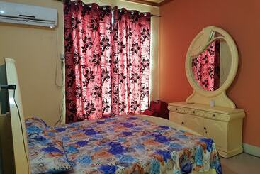 پانسیون Aimys Villa Guest House