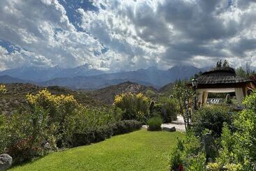 استراحتگاه El Carmelo Mountain Lodge