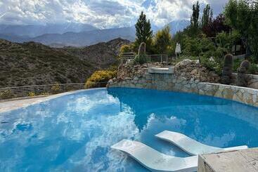 استراحتگاه El Carmelo Mountain Lodge