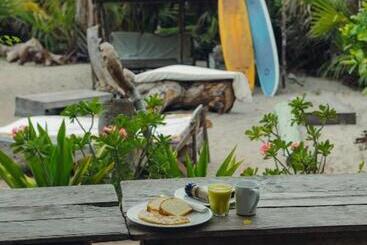 هاستل The Slow Leopard Kilwa