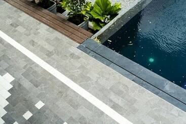هتل Lepic Villa