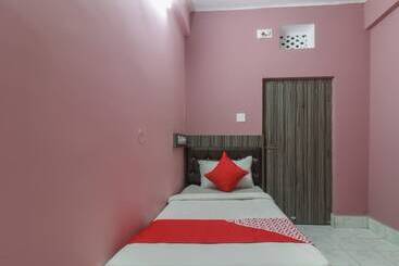 Spot On 35444 Hotel Nirmalya