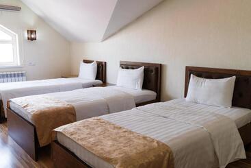 هتل Tourist Inn