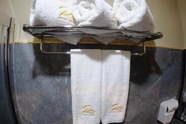 هتل Roman Empire Panglao Boutique Resort