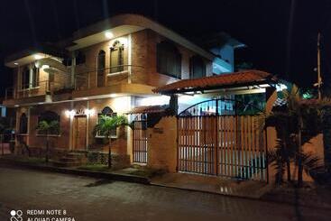 هاستل Hostal El Eden De Mindo