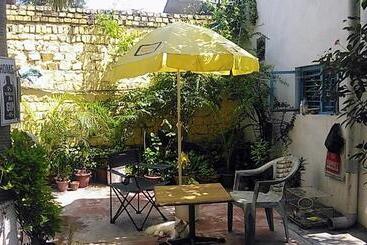 هاستل Zigzag Homestay